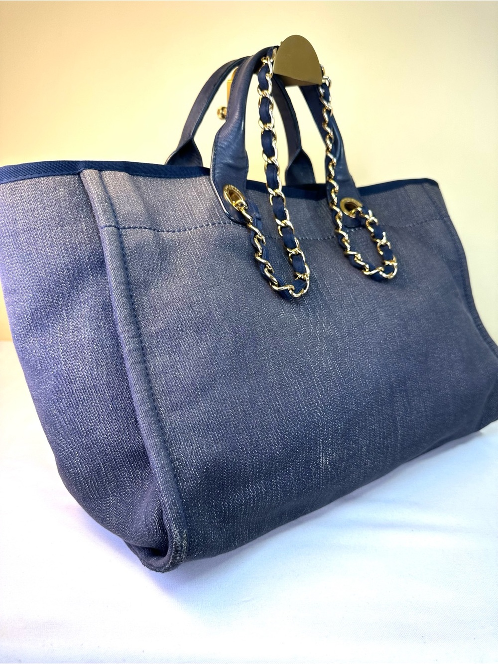 CHANEL Deauville Dark Denim & Navy Leather MM Tote Sticker #17 2012-13 GHW COA - Picture 8 of 17